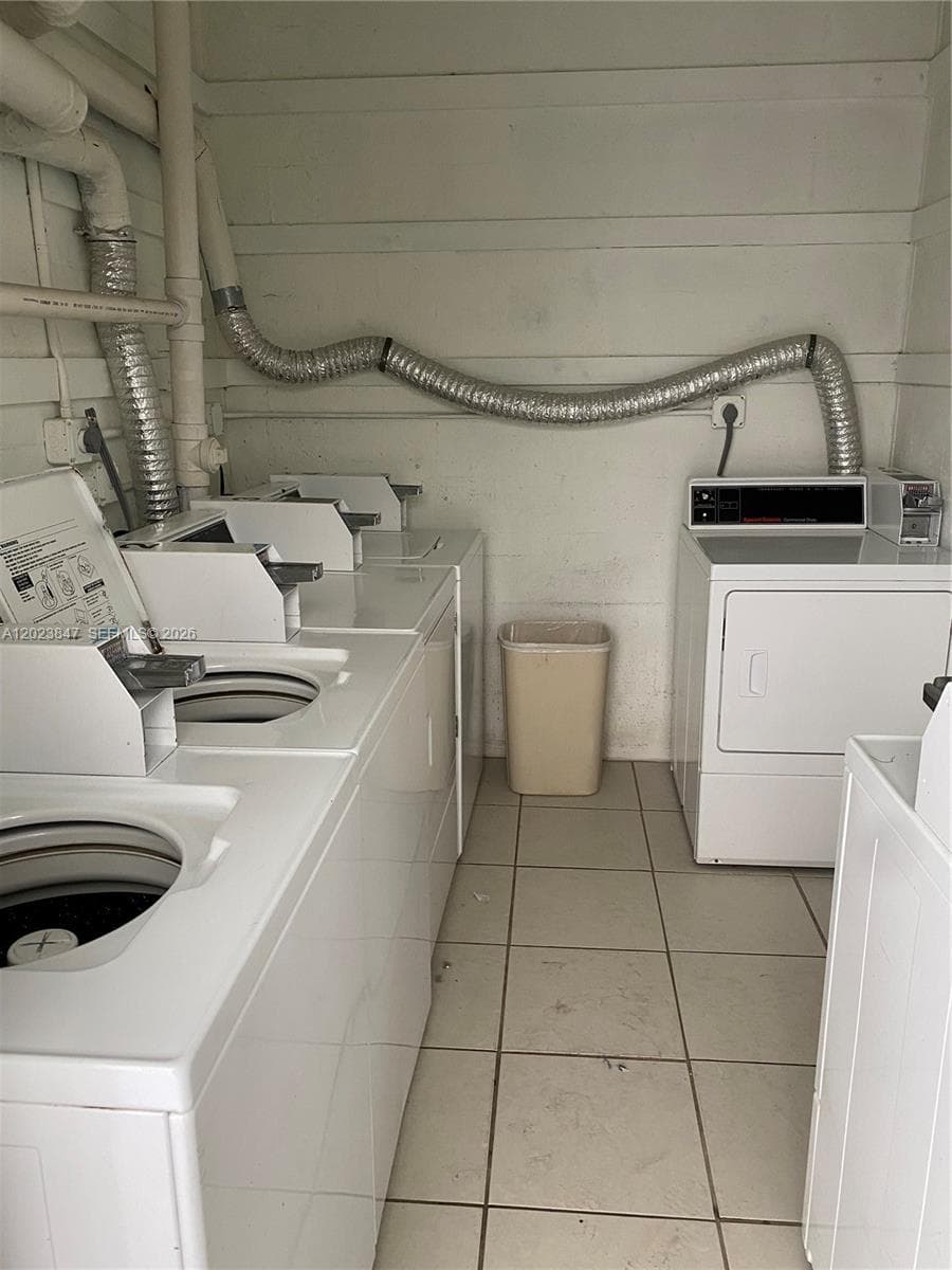 RIVE MARSEILLES CONDO · #103 in Miami Beach - Photo 9