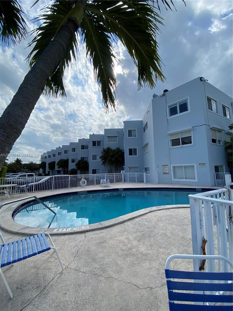 RIVE MARSEILLES CONDO · #103 in Miami Beach - Photo 14