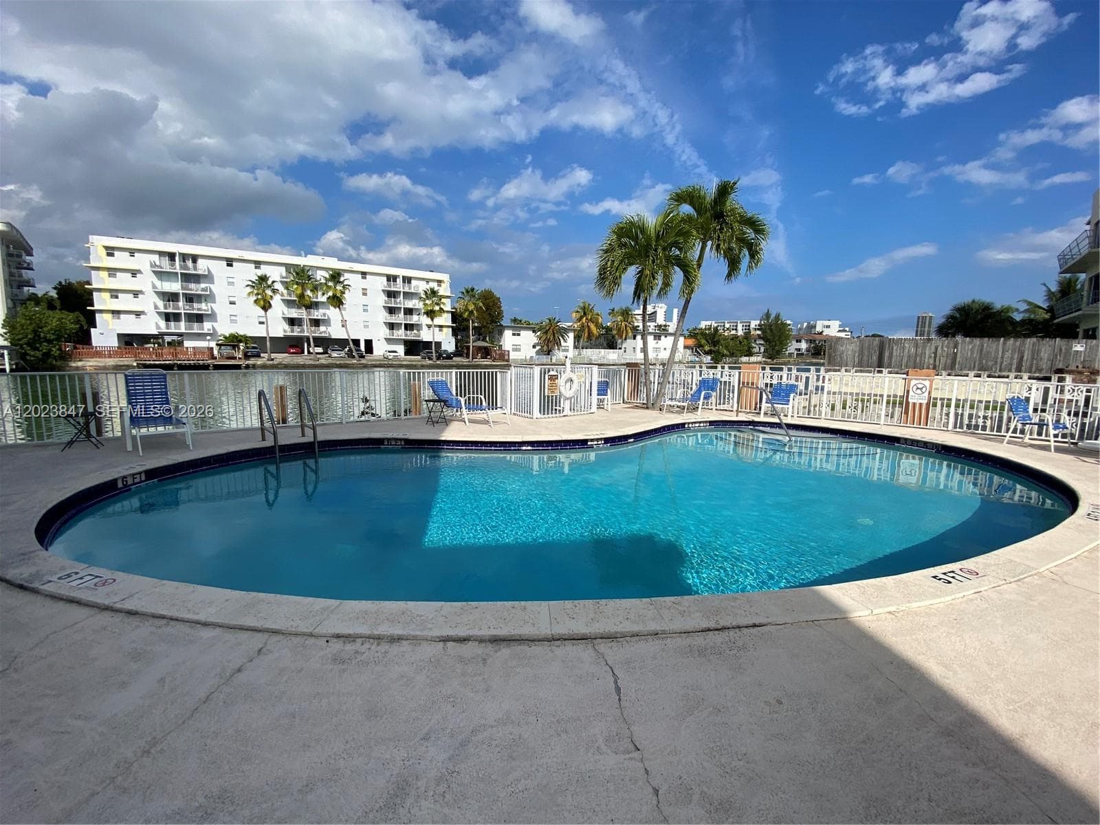 RIVE MARSEILLES CONDO · #103 in Miami Beach - Photo 19
