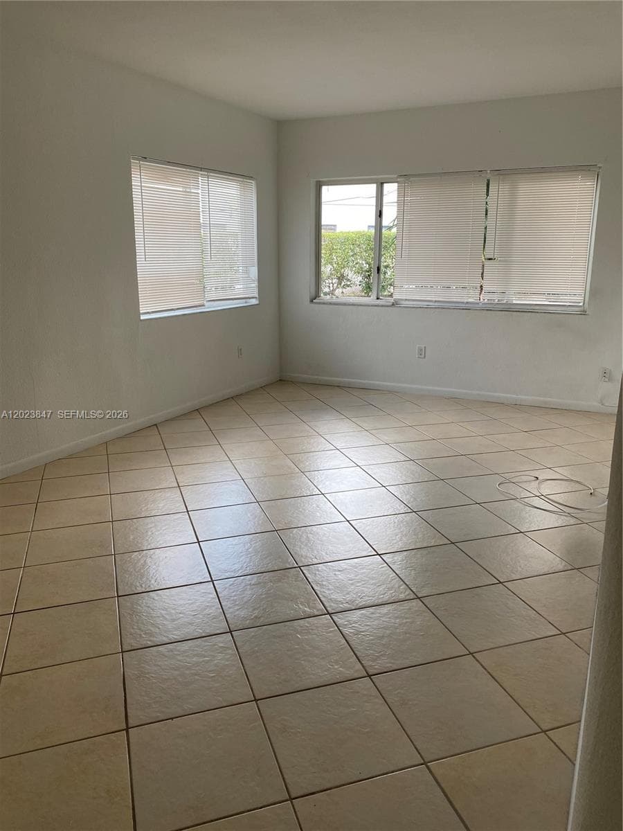 RIVE MARSEILLES CONDO · #103 in Miami Beach - Photo 4