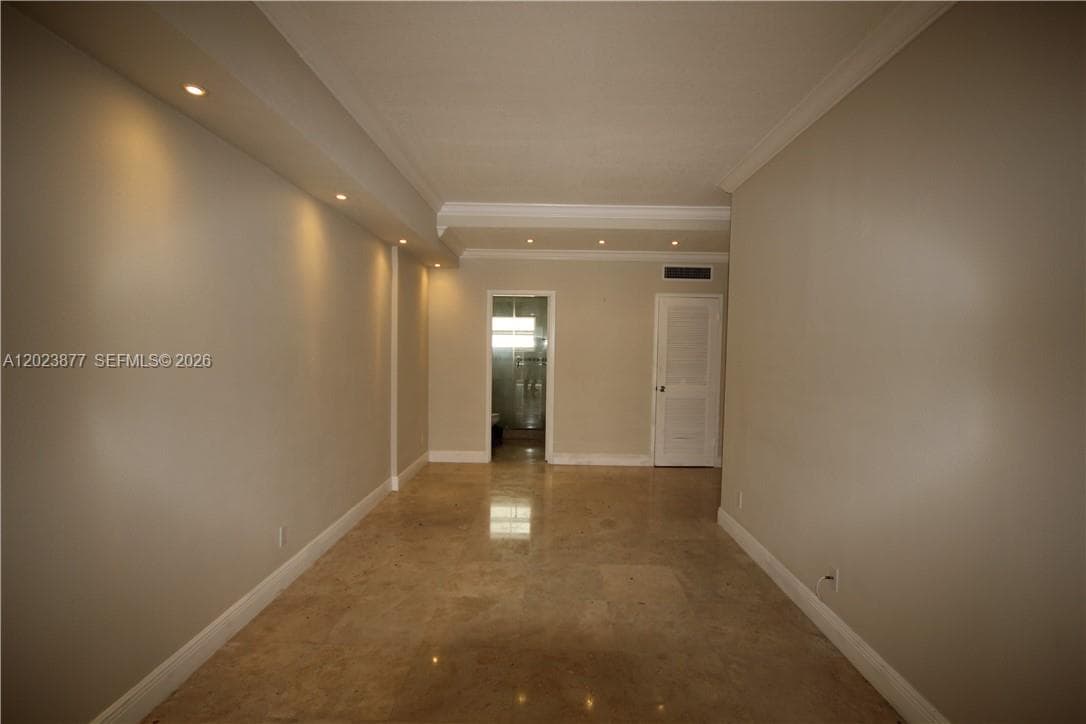 5401 Collins Ave #339 photo 7