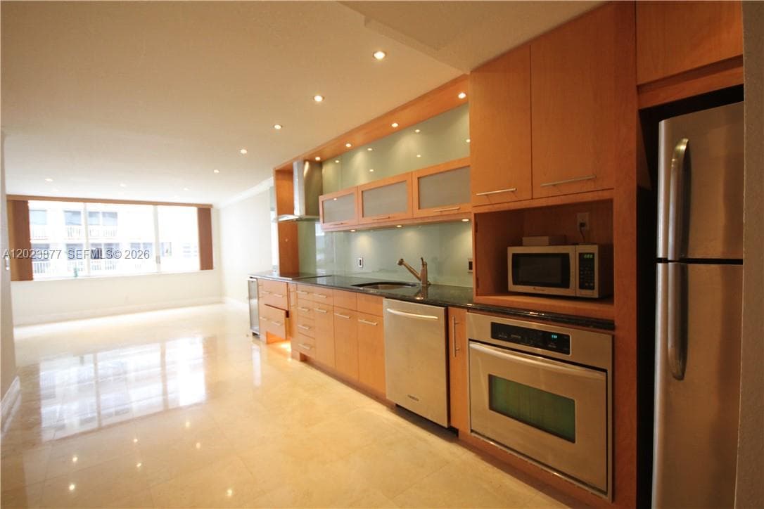 5401 Collins Ave #339 photo 5