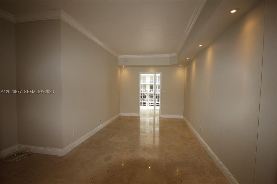 5401 Collins Ave #339 photo 9