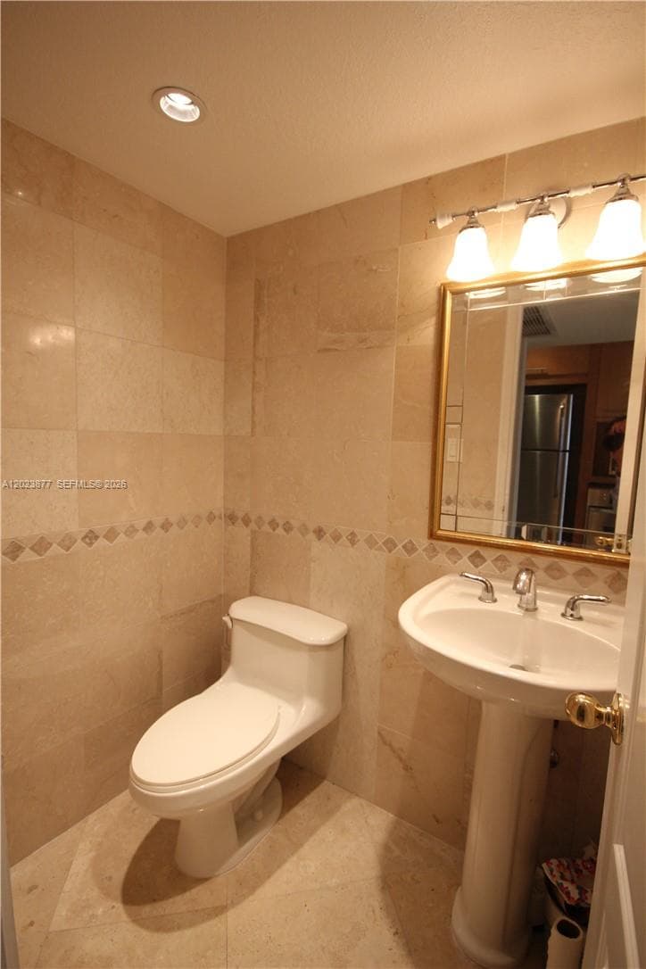 5401 Collins Ave #339 photo 18