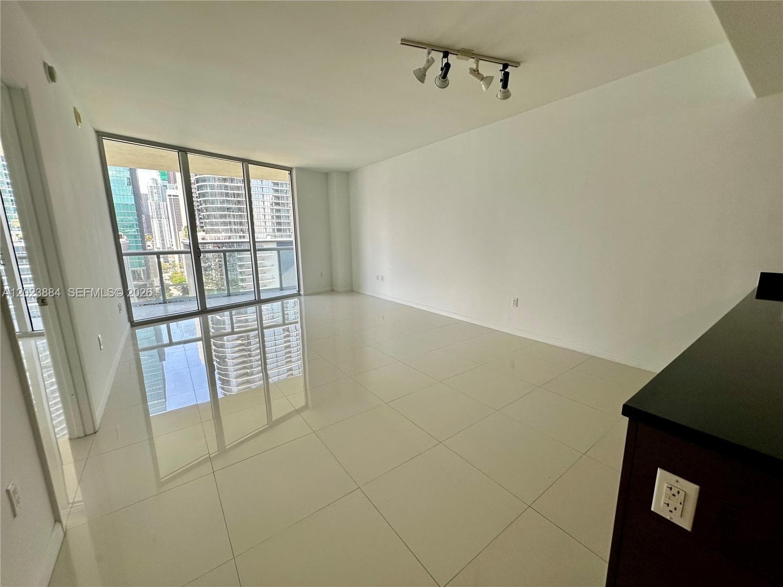 Icon Brickell I · #1614 in Miami - Photo 5