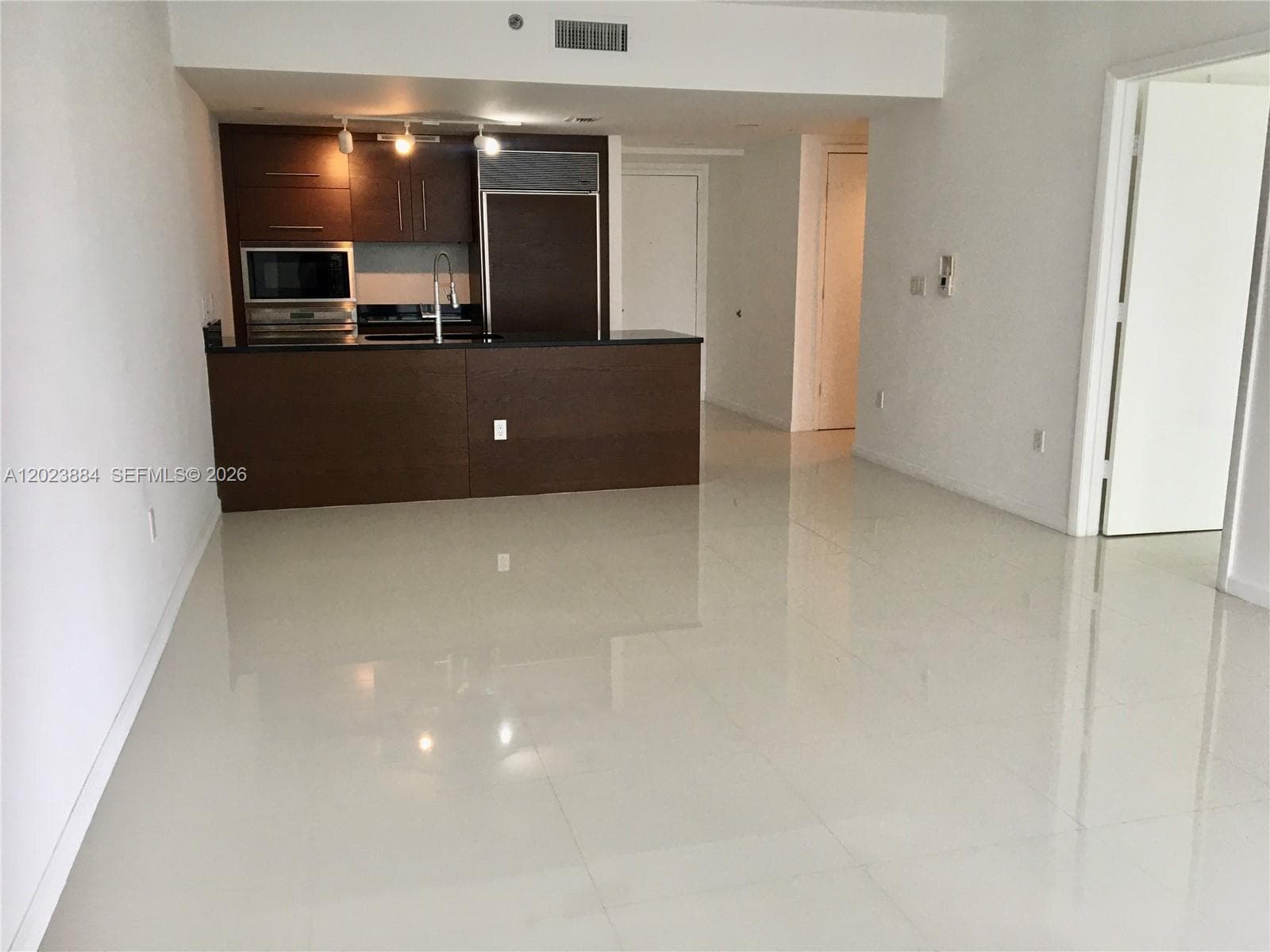 Icon Brickell I · #1614 in Miami - Photo 9