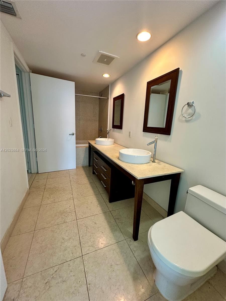Icon Brickell I · #1614 in Miami - Photo 14