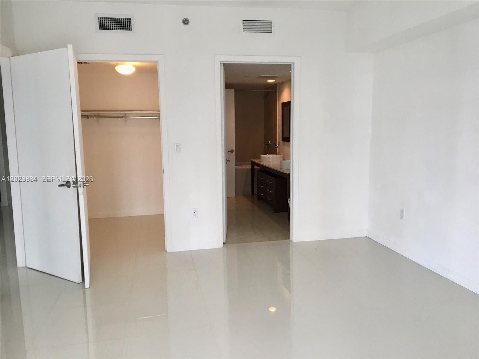 Icon Brickell I · #1614 in Miami - Photo 15