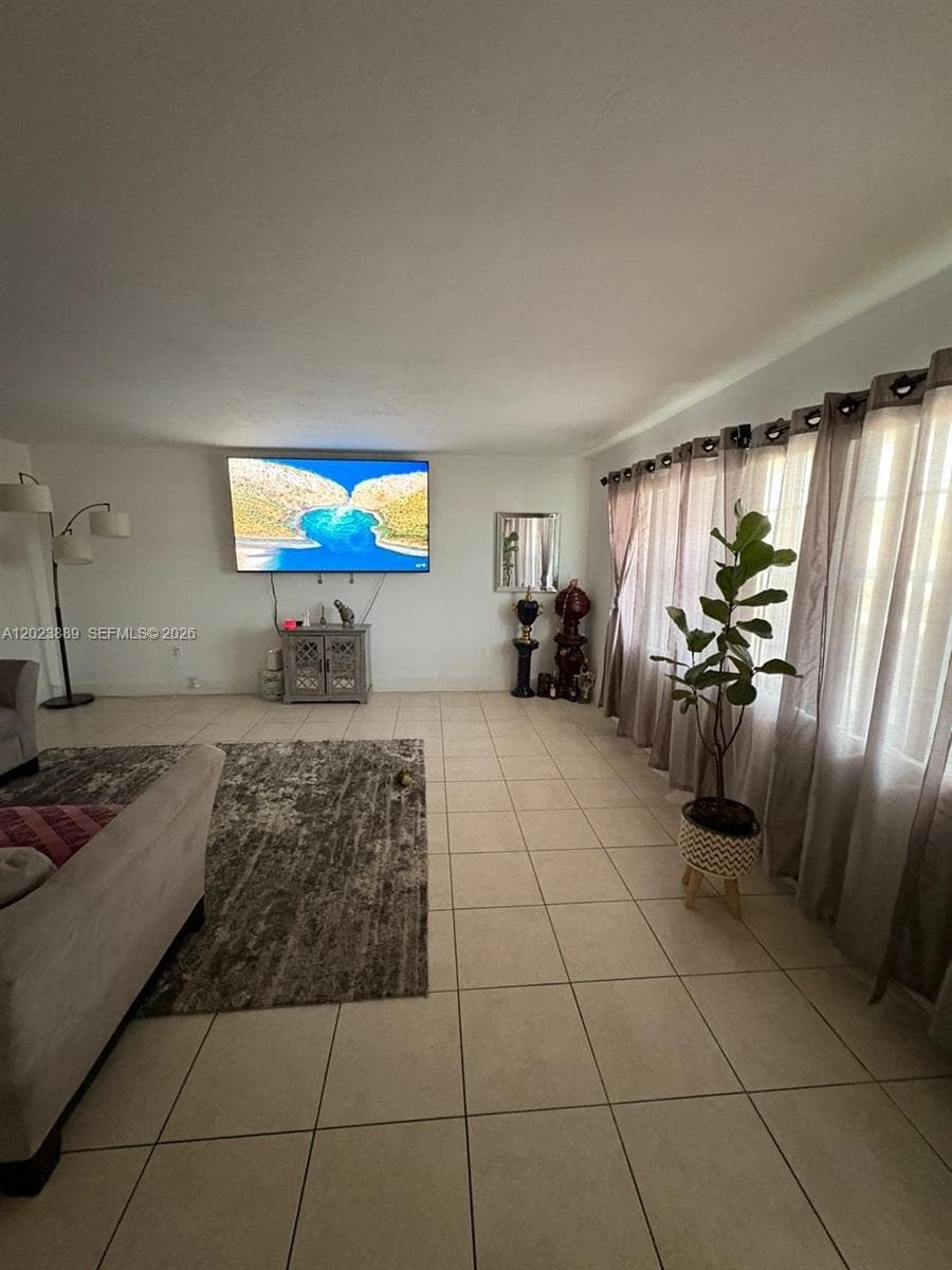 SUTTON HOUSE CONDO · #14 in North Miami - Photo 6