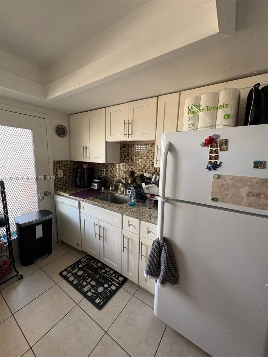 SUTTON HOUSE CONDO · #14 in North Miami - Photo 3