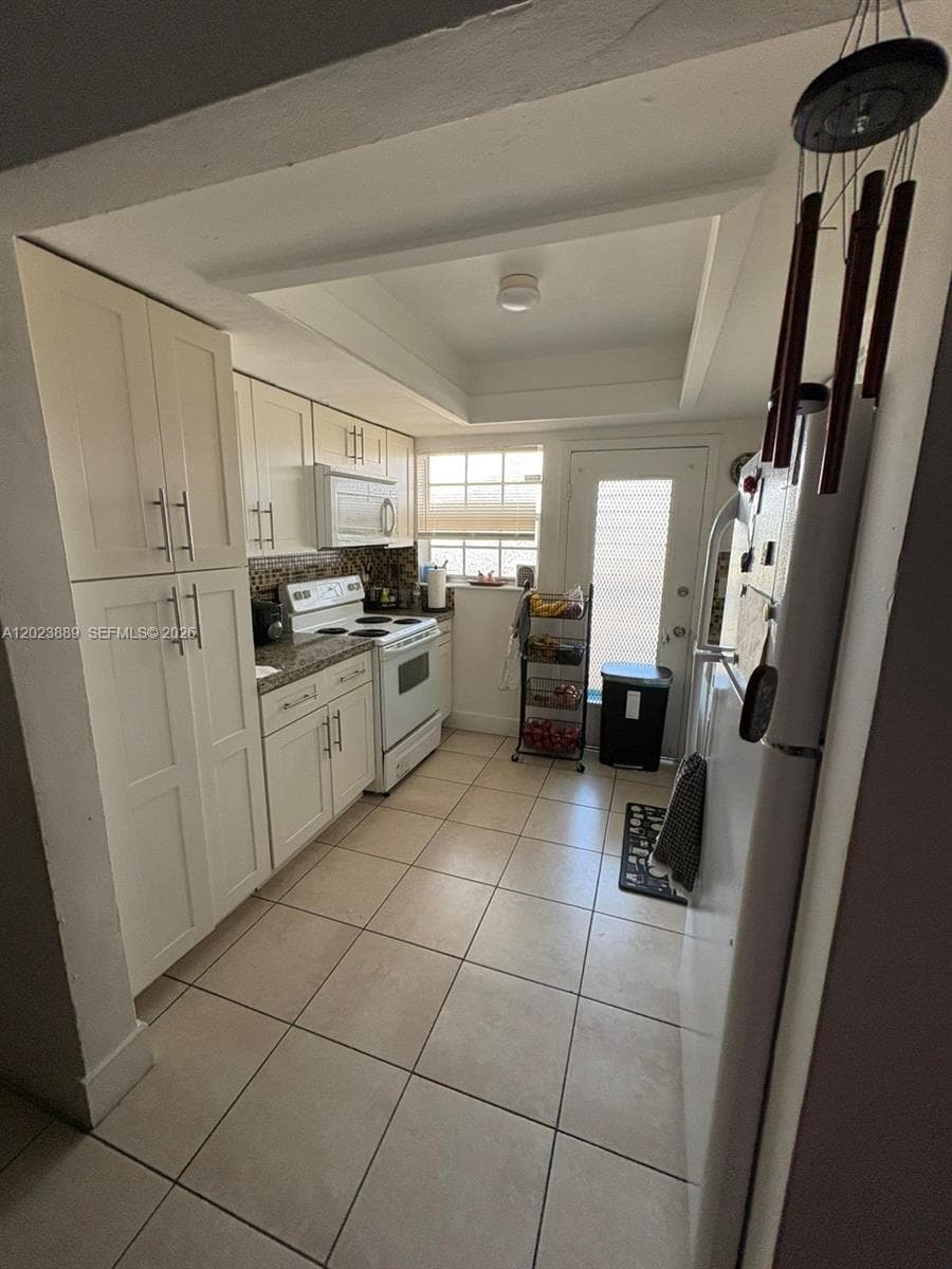 SUTTON HOUSE CONDO · #14 in North Miami - Photo 4