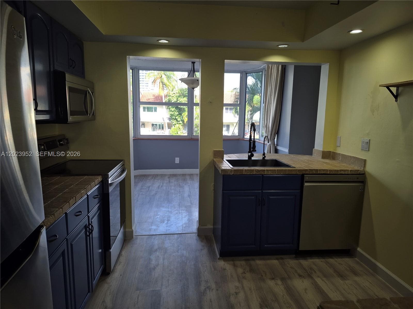 REEF WEST CONDO · #2E in North Miami Beach - Photo 8