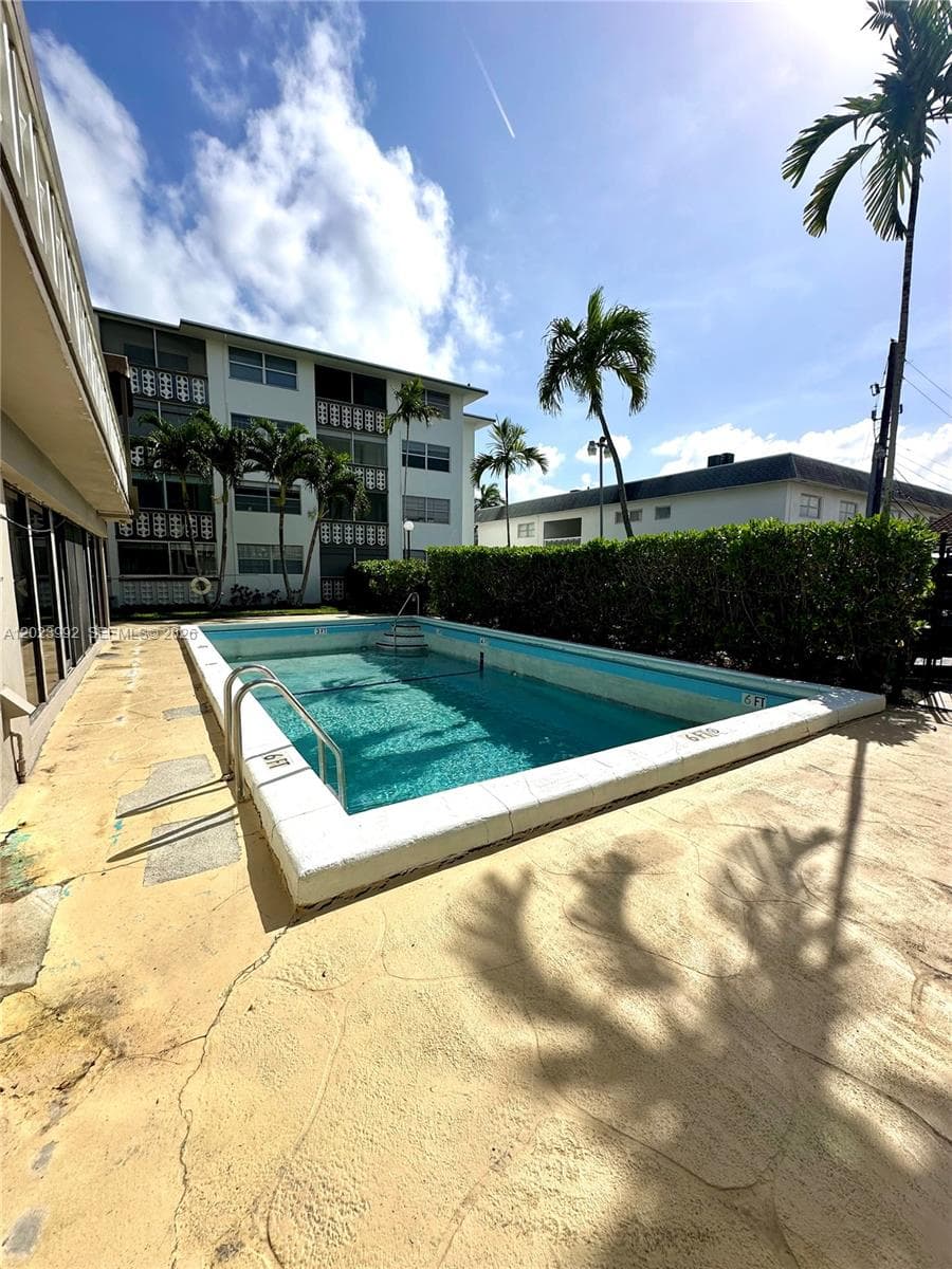 TURF CONDO · #304 in Hallandale Beach - Photo 9