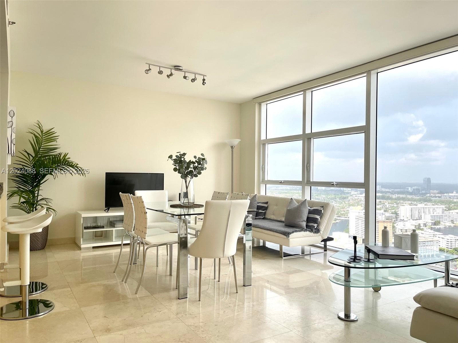 Beach Club Two · #3407 in Hallandale Beach - Photo 2