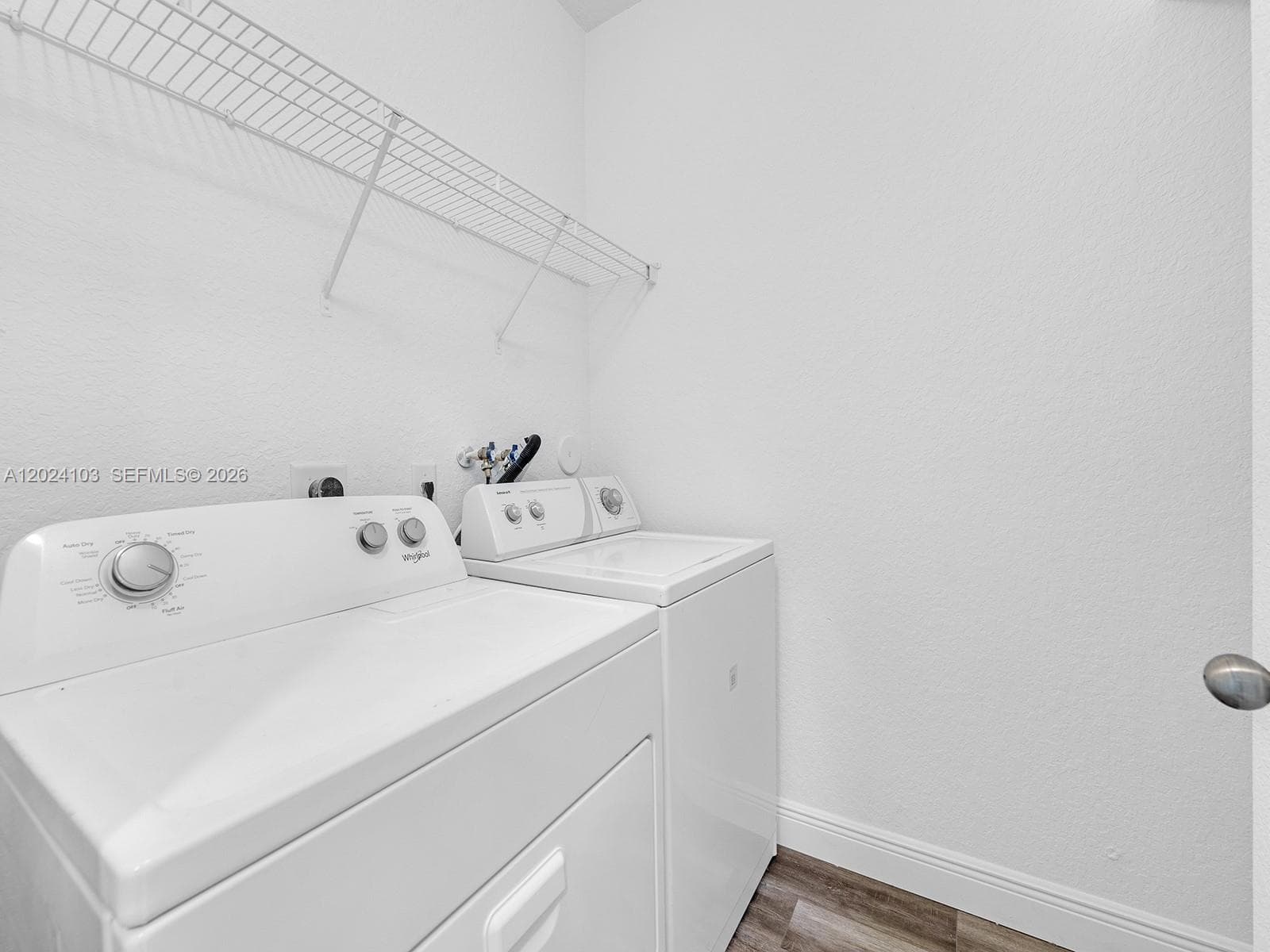 2560 SE 15th Ct photo 23