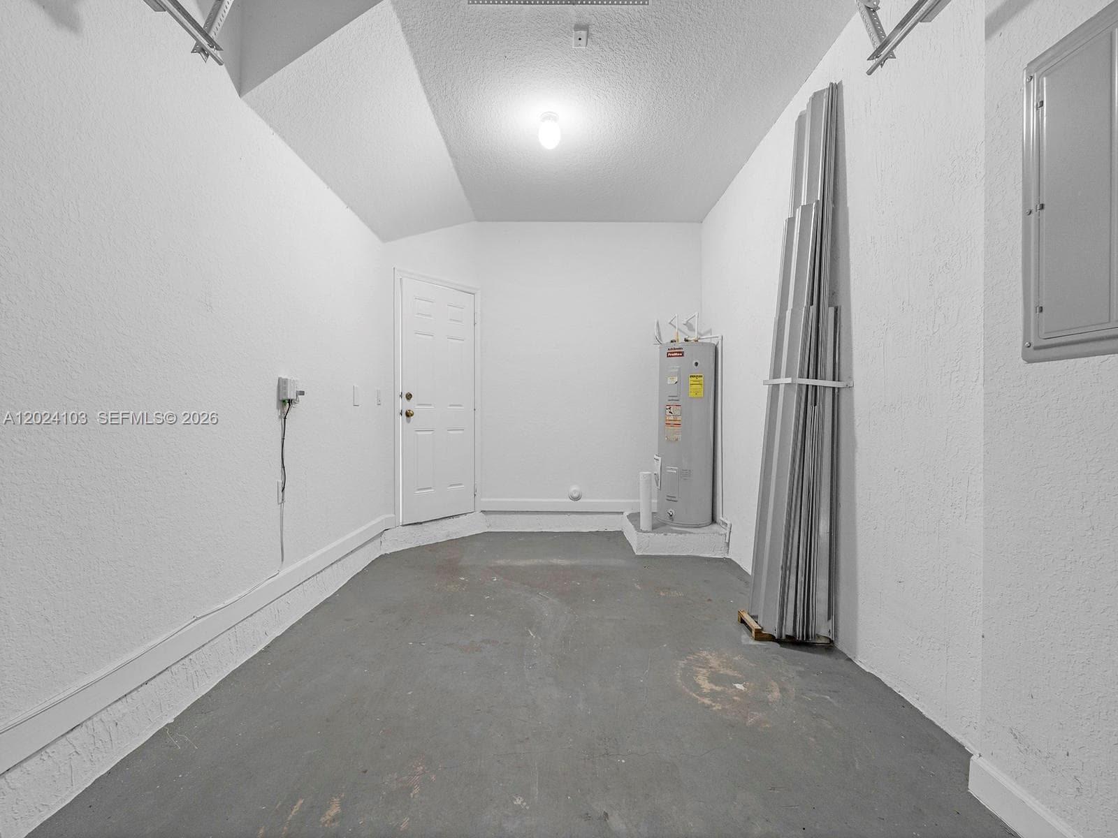 2560 SE 15th Ct photo 16