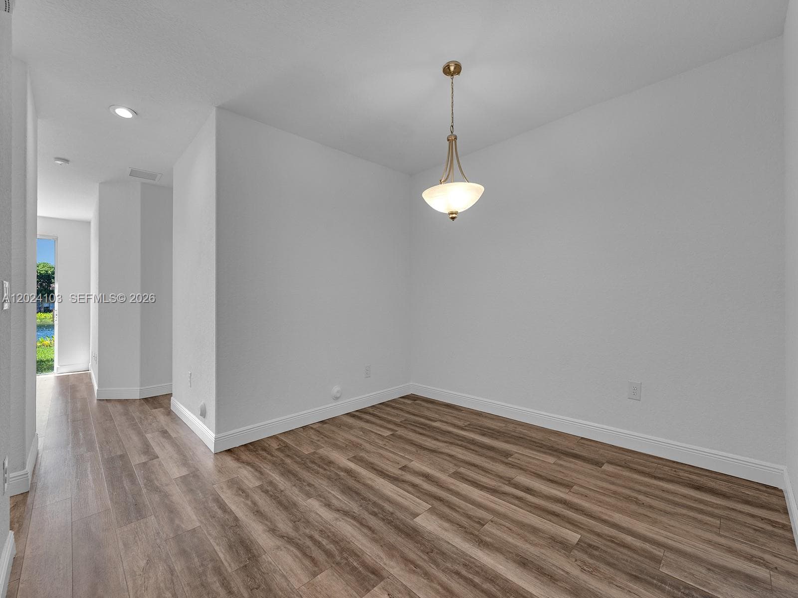 2560 SE 15th Ct photo 5