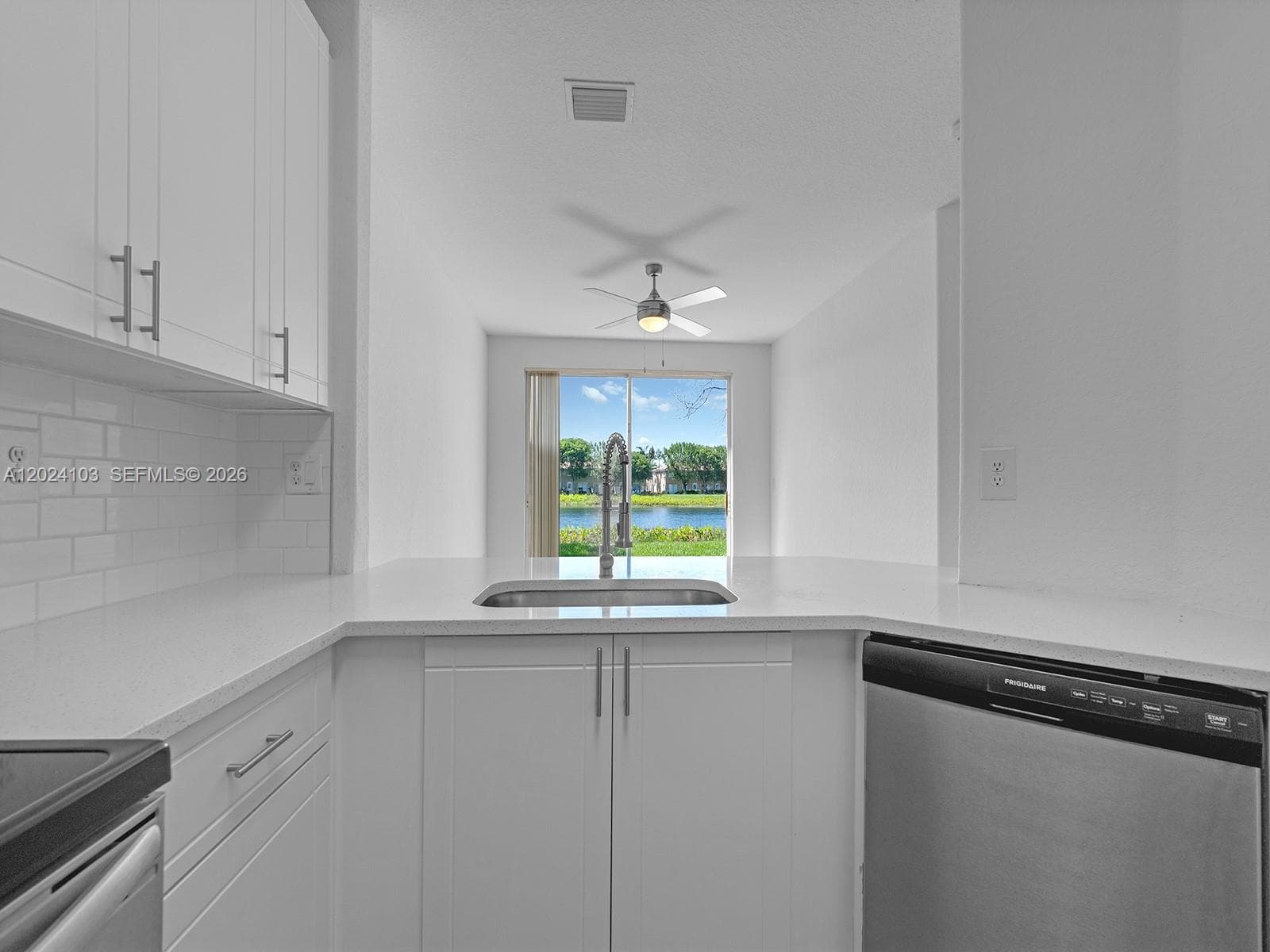 2560 SE 15th Ct photo 9