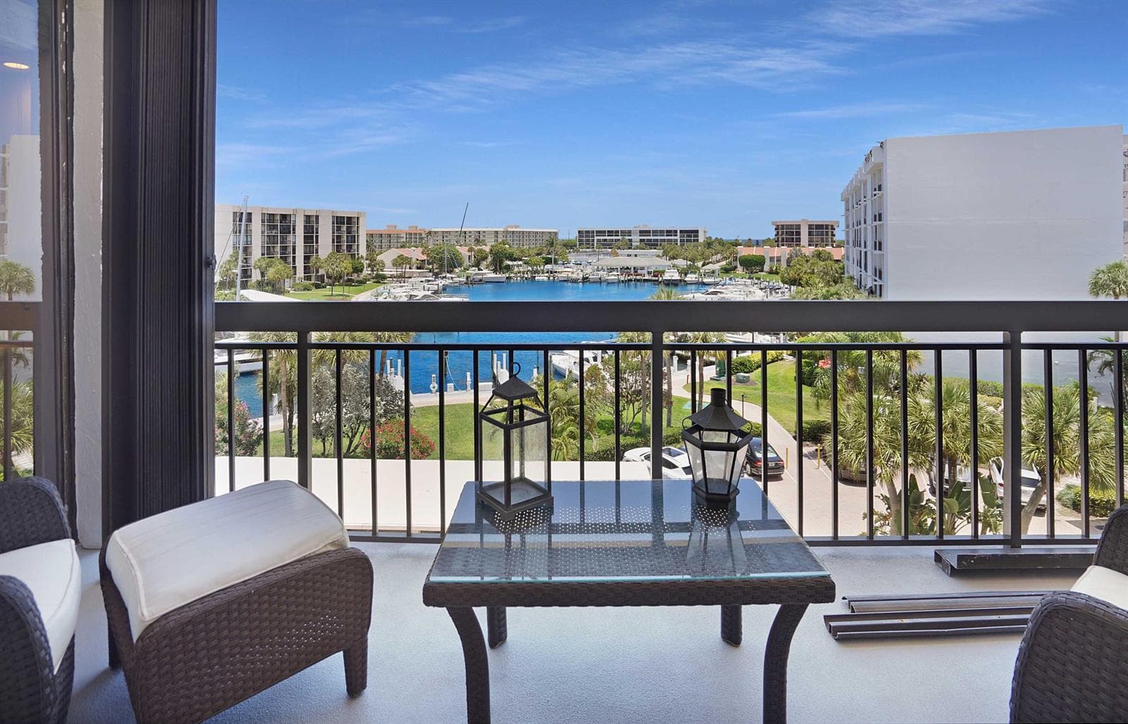 yacht-and-racquet-club-boca-raton-reside