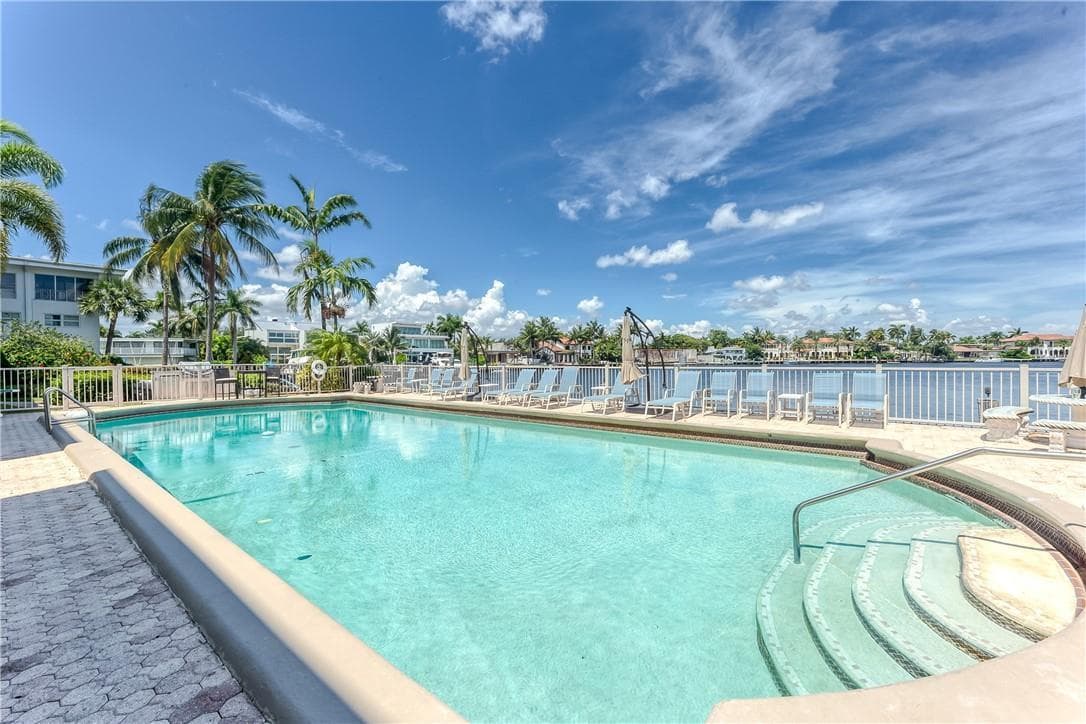 community heated pool