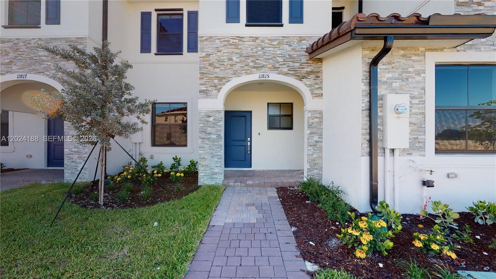 11815 SW 246 TER photo 2