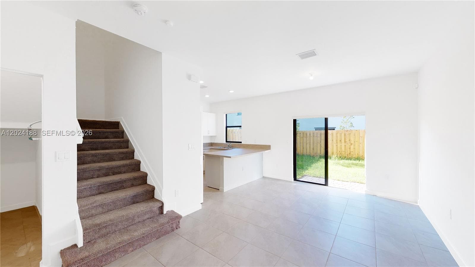 11815 SW 246 TER photo 4