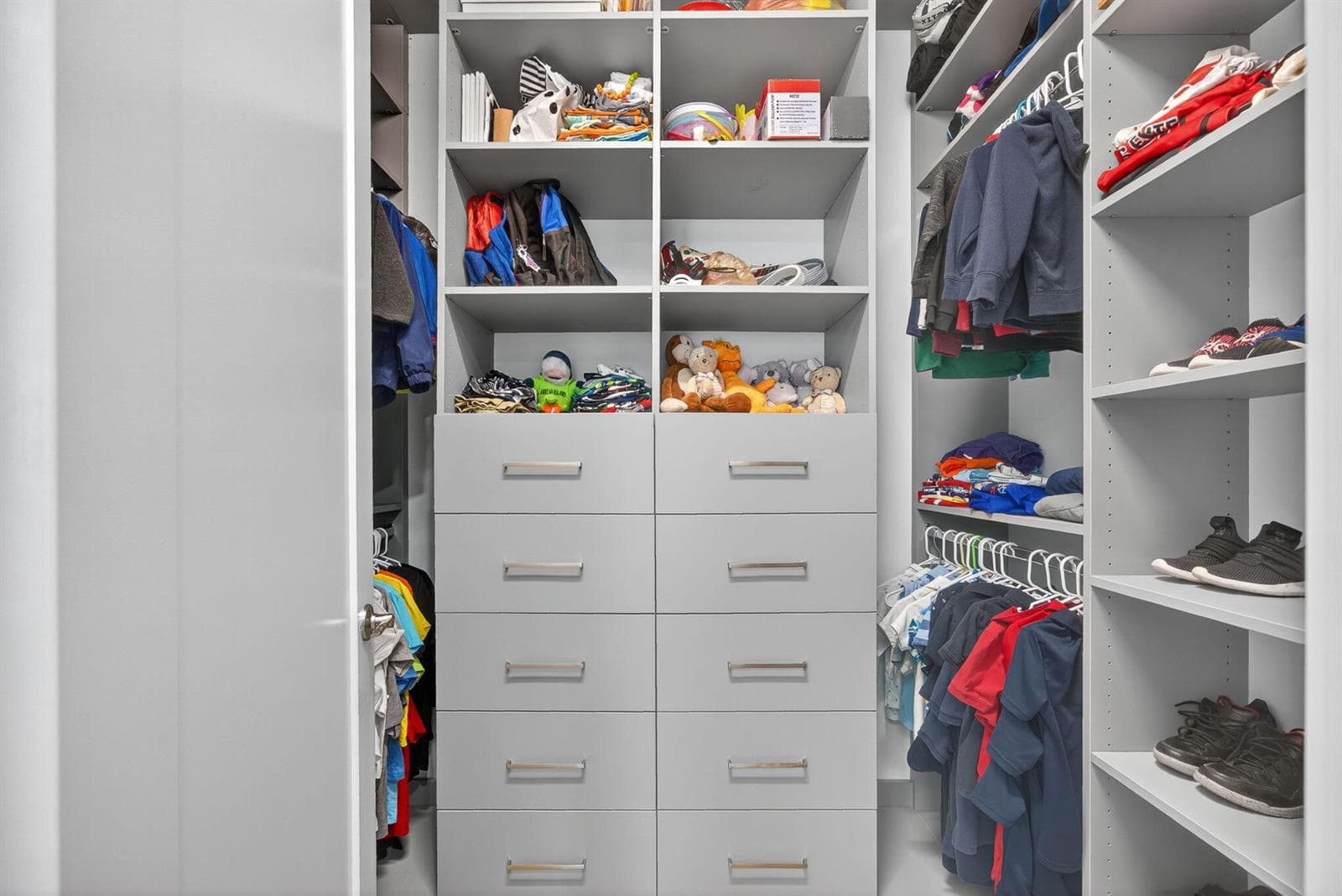 Bedroom 4 closet
