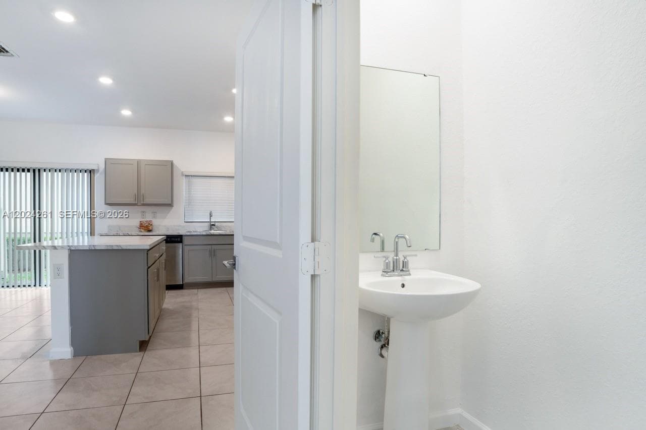 1170 SW 7th Ct #1170 photo 12