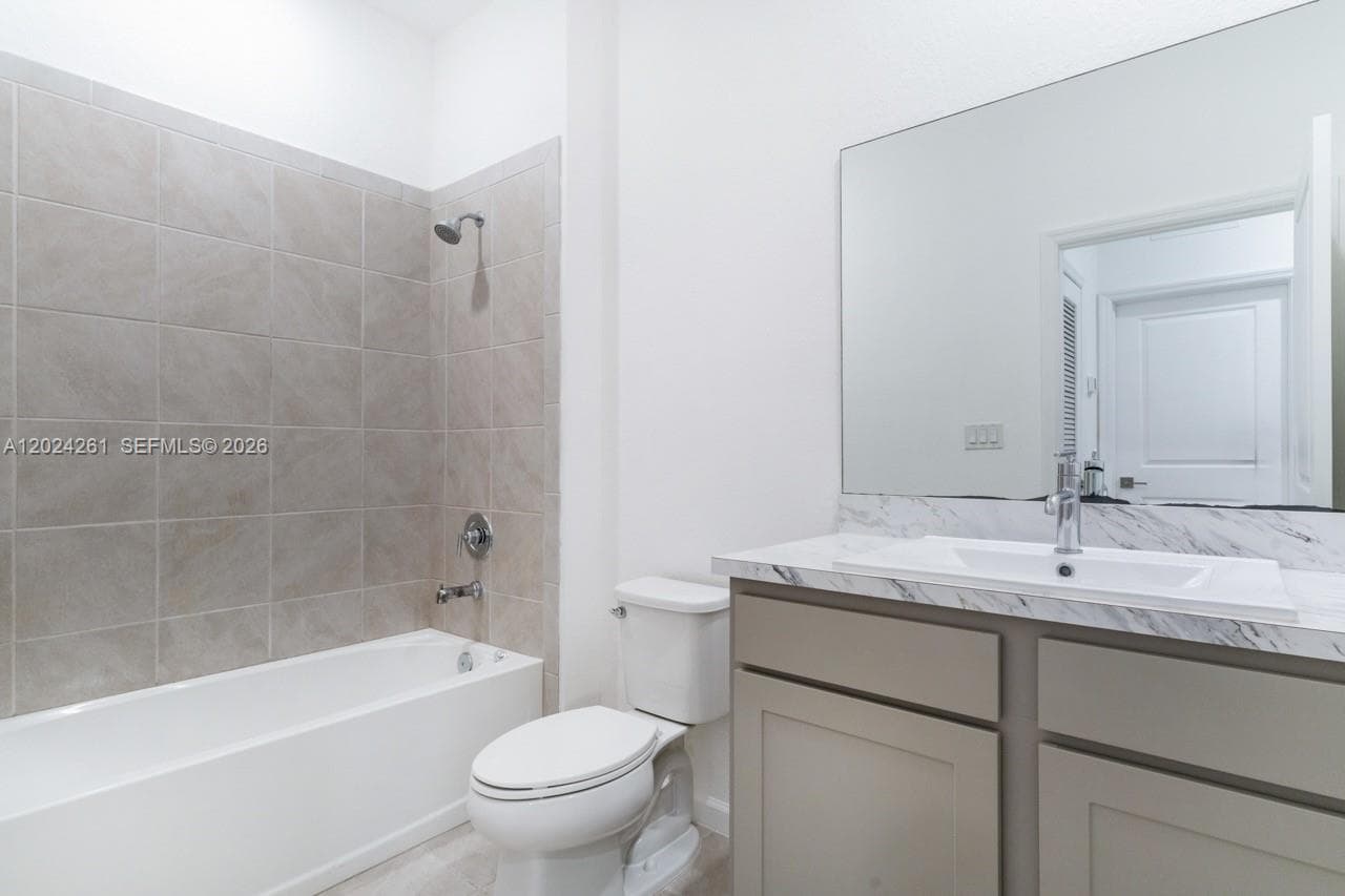 1170 SW 7th Ct #1170 photo 26