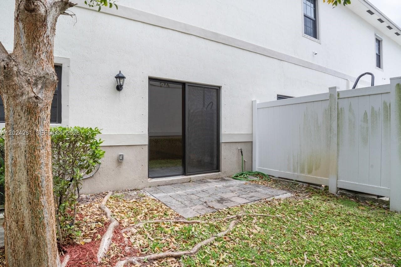 1170 SW 7th Ct #1170 photo 32