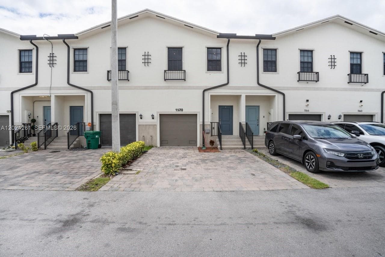 1170 SW 7th Ct #1170 photo 1