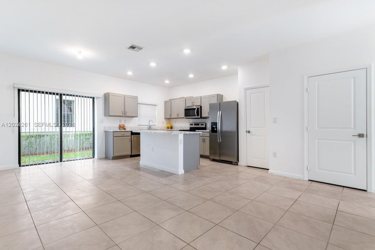 1170 SW 7th Ct #1170 photo 5