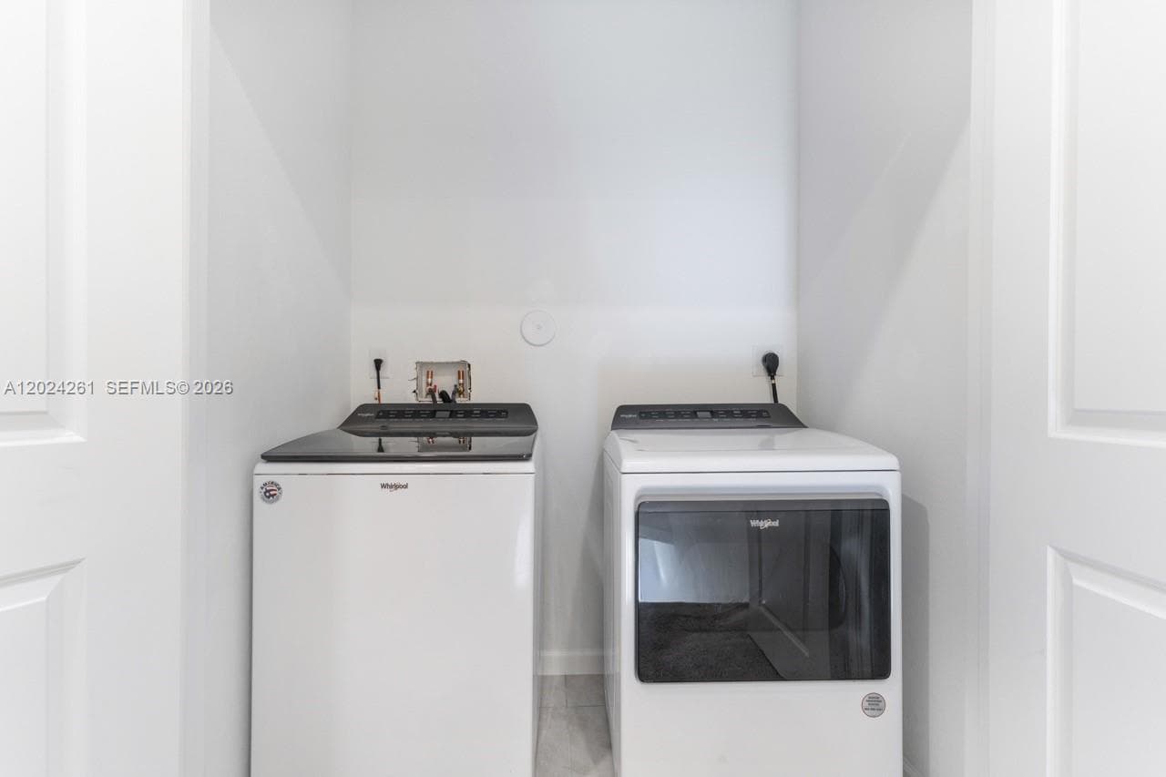 1170 SW 7th Ct #1170 photo 30