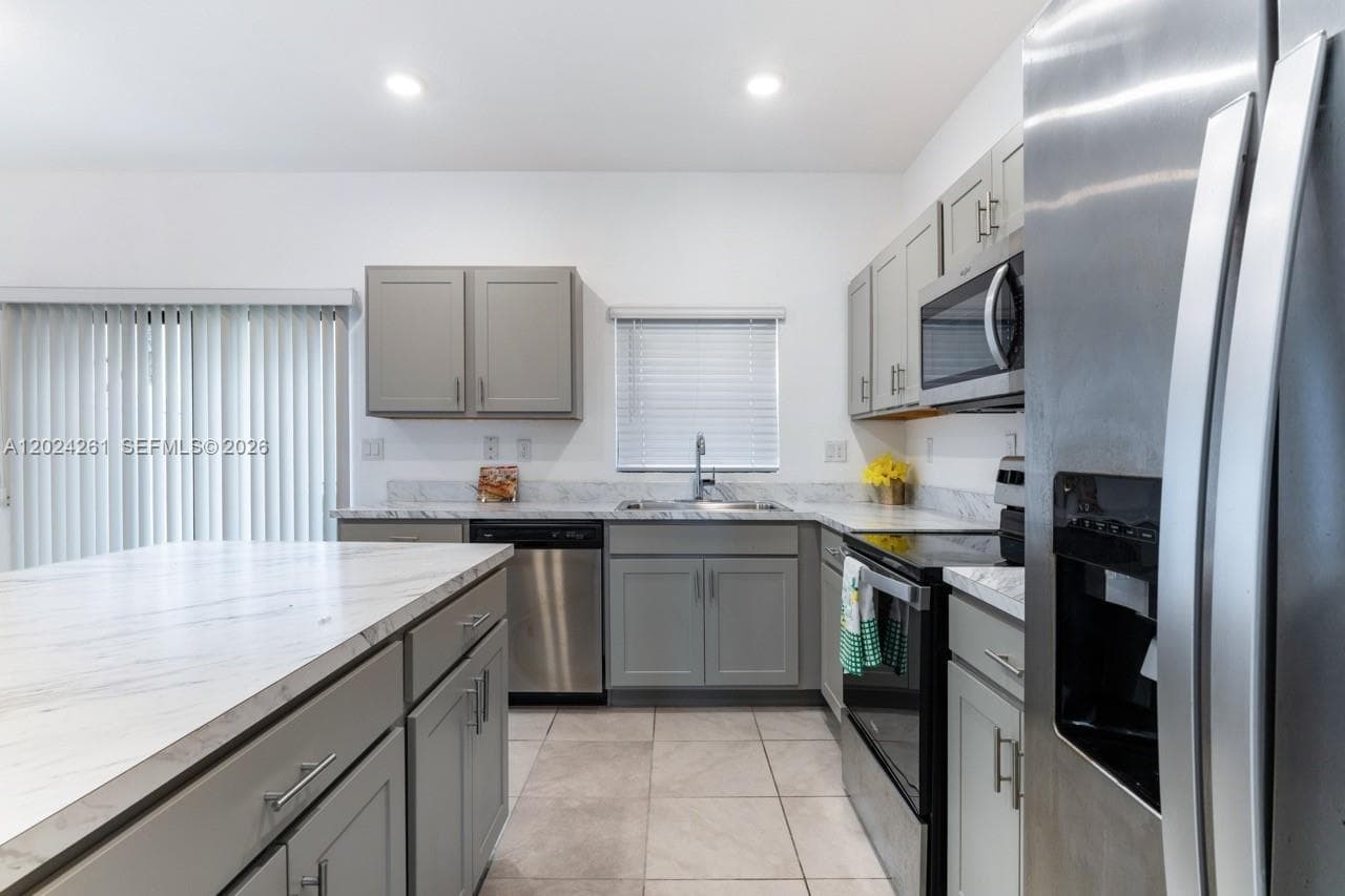 1170 SW 7th Ct #1170 photo 10