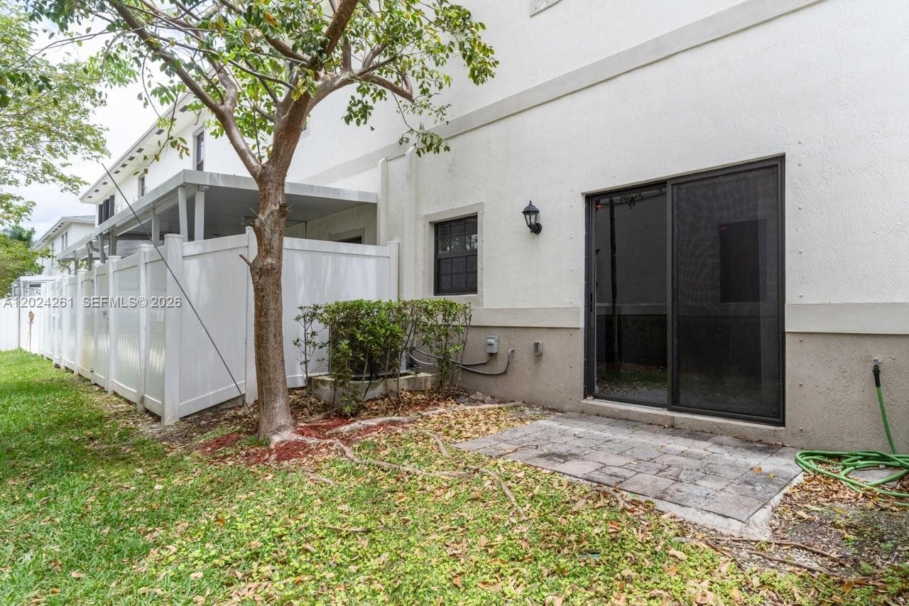 1170 SW 7th Ct #1170 photo 33