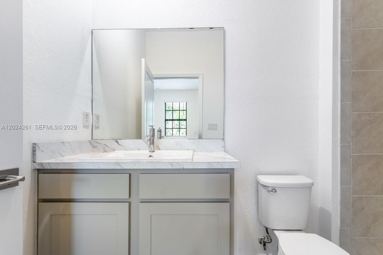 1170 SW 7th Ct #1170 photo 14