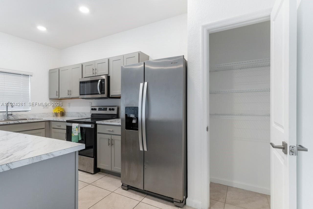 1170 SW 7th Ct #1170 photo 11