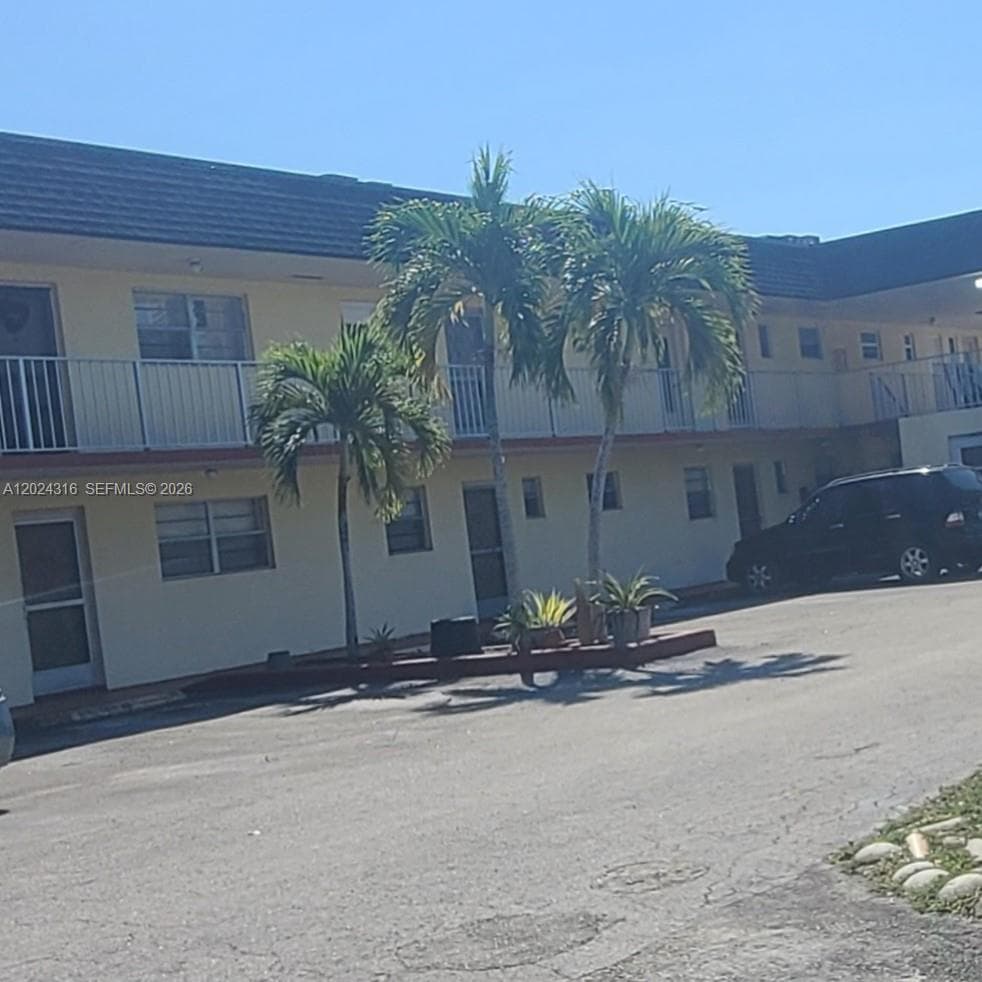 STAR LAKE NORTH COMMODORE · #2323 in Miami - Photo 1