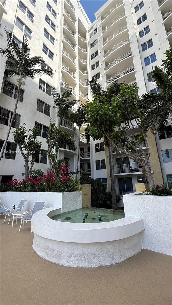 RADIUS CONDO · #603 in Hollywood - Photo 2
