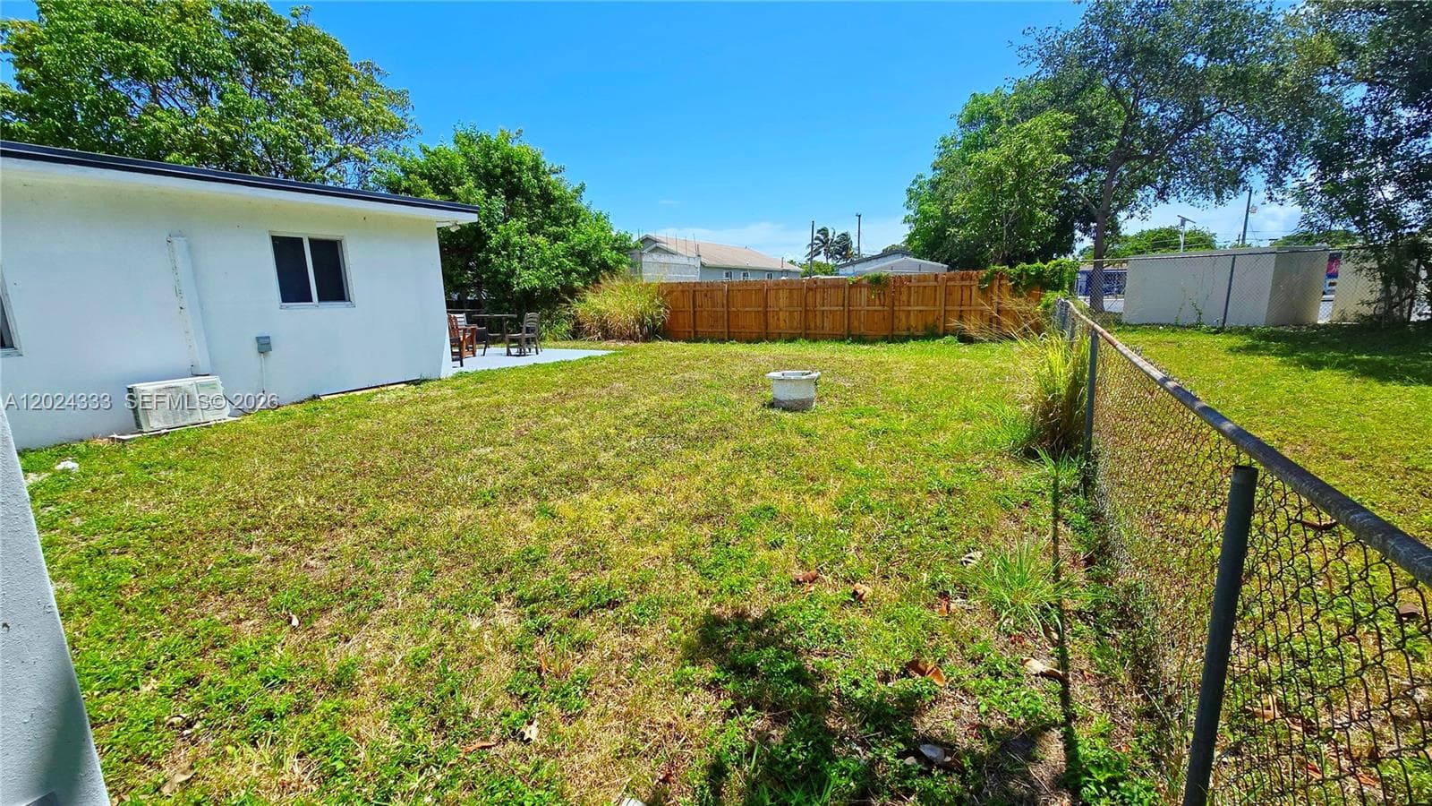 139 NW 14th Way photo 30