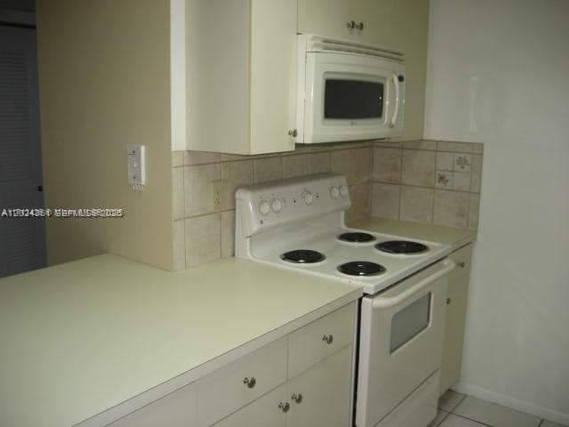 SPANISH TRACE CONDO · #M-18 in Miami - Photo 3
