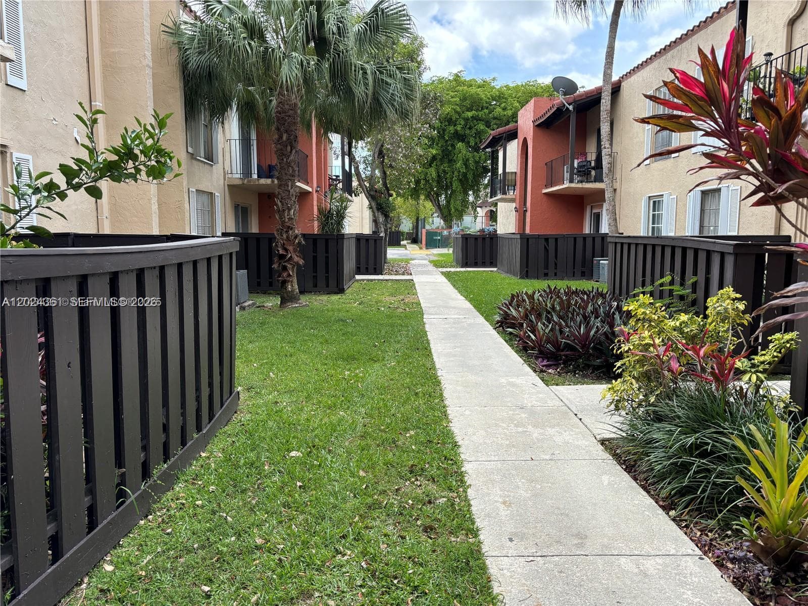 SPANISH TRACE CONDO · #M-18 in Miami - Photo 15