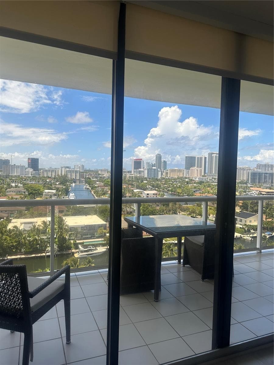 HARBORSIDE AT THE WATERWA · #1403 in Aventura - Photo 4