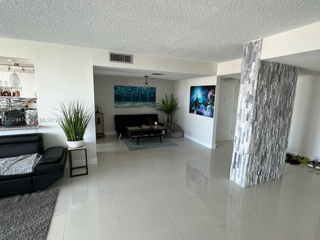 DEL PRADO CONDOMINIUM · #1404 in Aventura - Photo 5