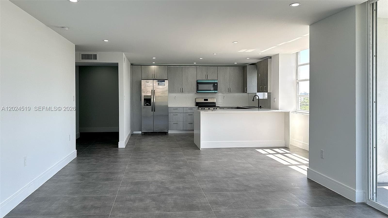 COMMODORE PLAZA CONDO · #701 in Aventura - Photo 6