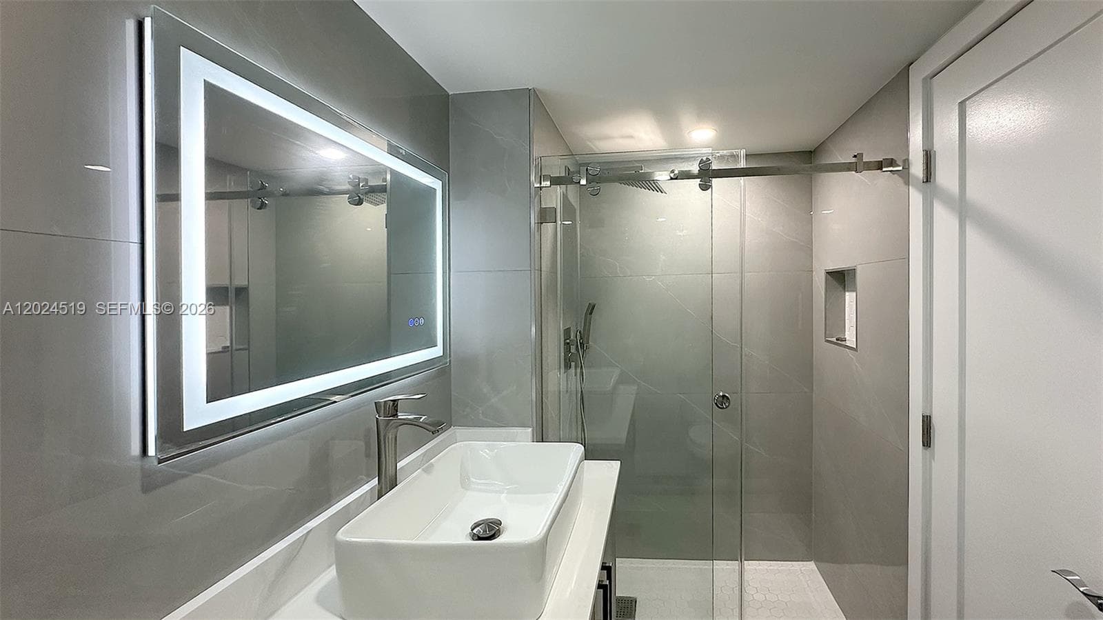 COMMODORE PLAZA CONDO · #701 in Aventura - Photo 17
