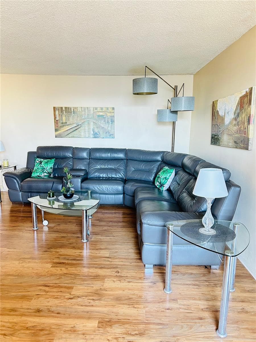 OCEANVIEW PARK CONDO · #912 in Hallandale Beach - Photo 2