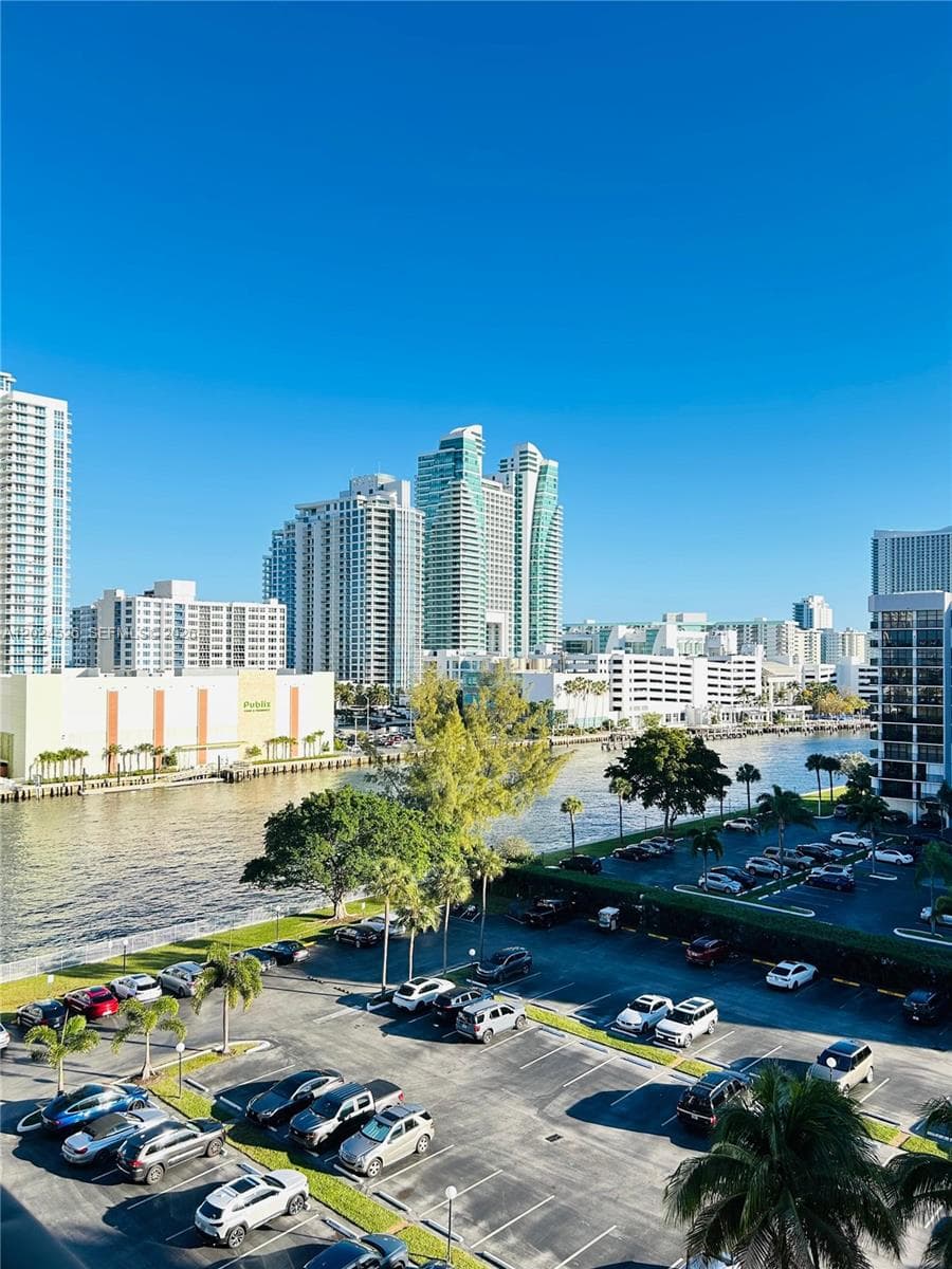 OCEANVIEW PARK CONDO · #912 in Hallandale Beach - Photo 13