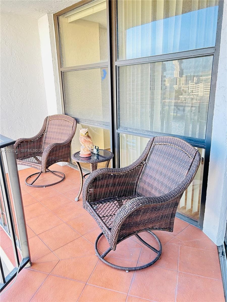 OCEANVIEW PARK CONDO · #912 in Hallandale Beach - Photo 12