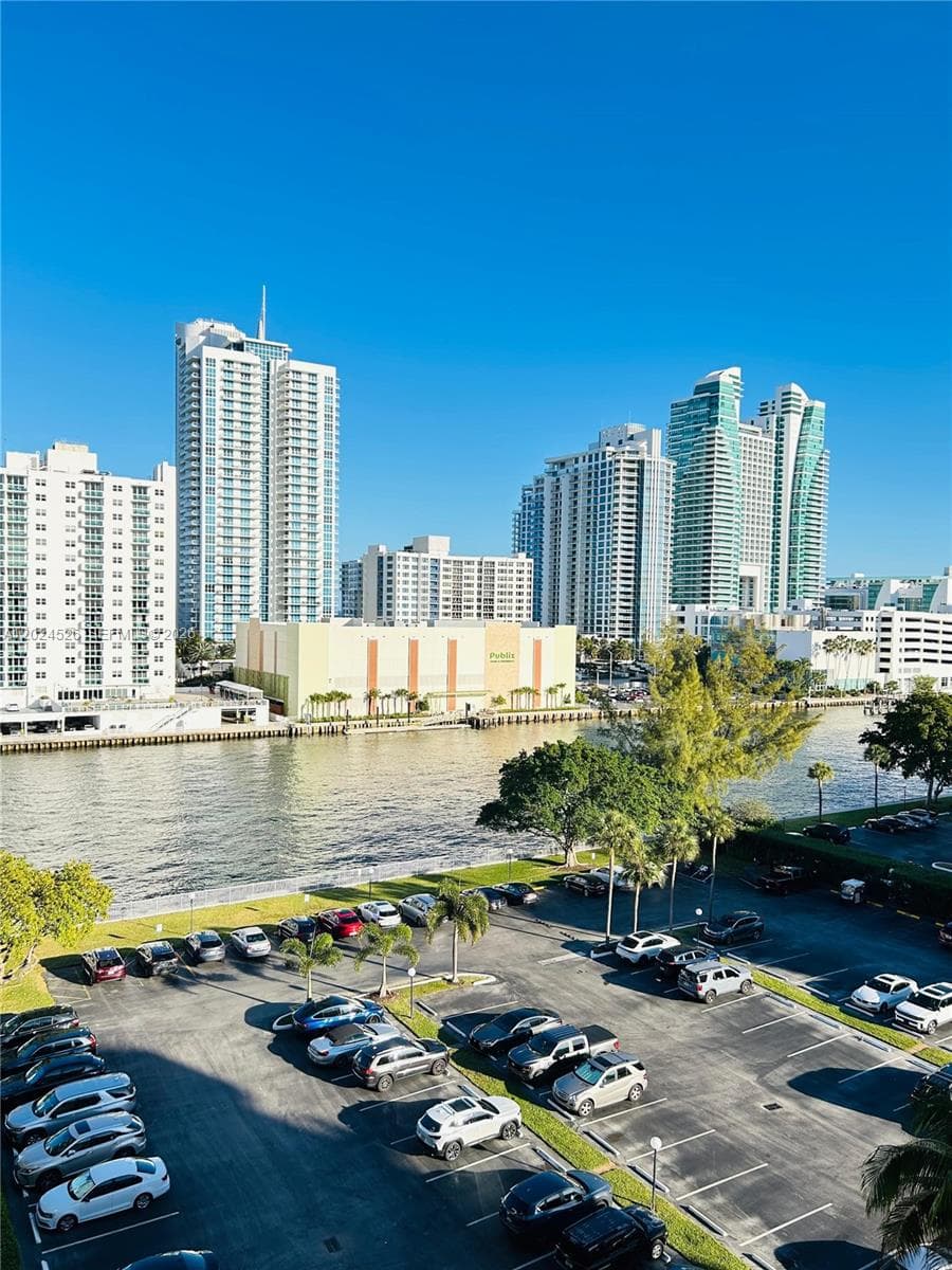 OCEANVIEW PARK CONDO · #912 in Hallandale Beach - Photo 18